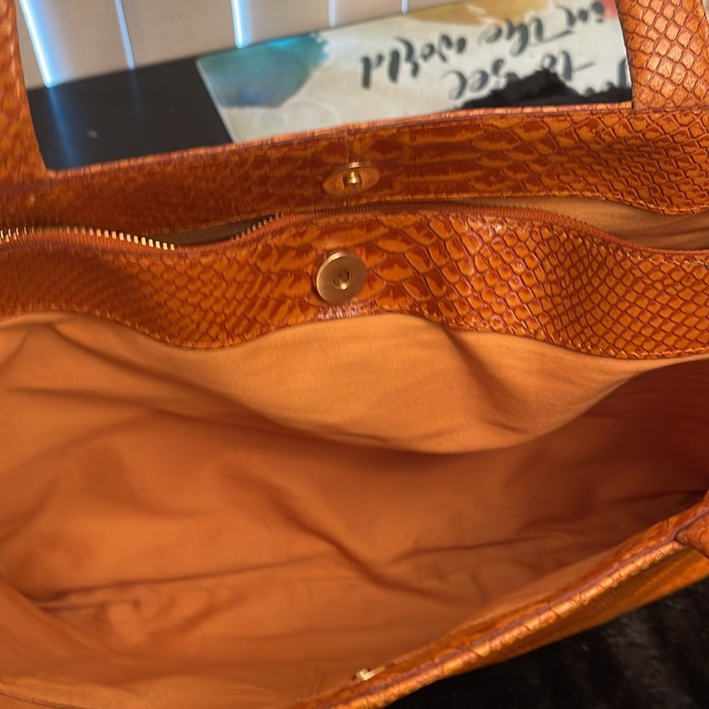 Hobo Bag - Picture 7 of 10